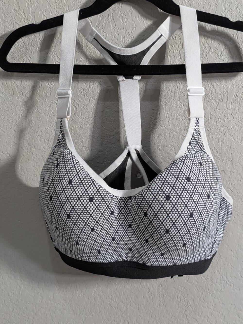 Victoria‎ Sport 'Incredible' Strappy Sports Bra - 32B